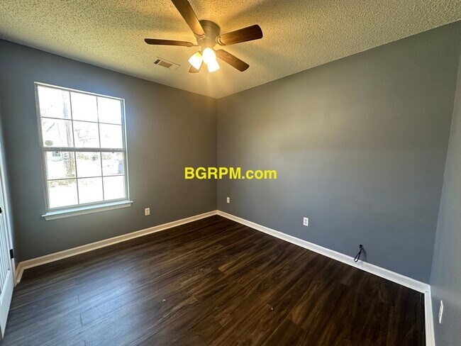 Building Photo - 3 BD, 2 BA, Home in Cabot