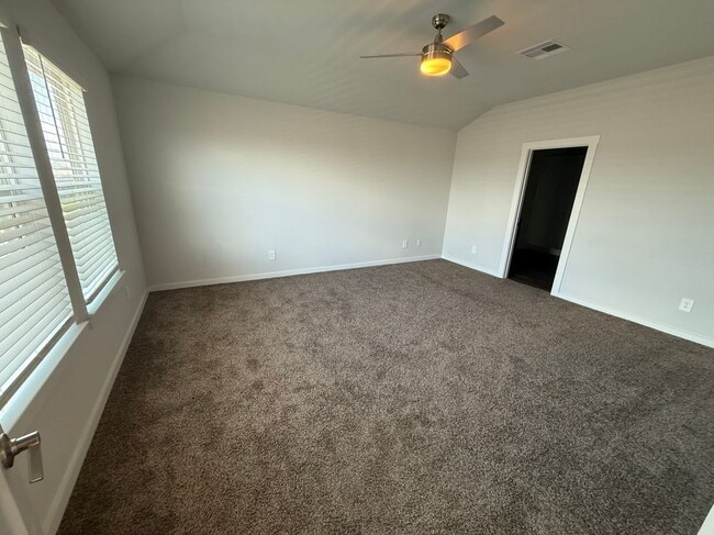 Building Photo - 1218 Amistad Lp