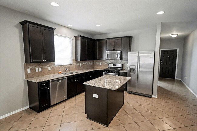 Building Photo - Beautiful Home in the Highly Desirable Ala...