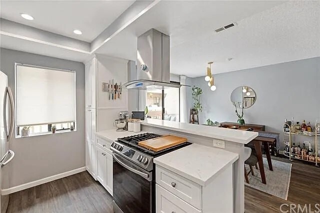 Kitchen - 515 Meyer Ln