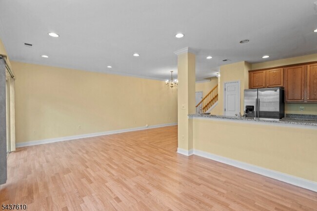 Building Photo - 260 Riverwalk Way