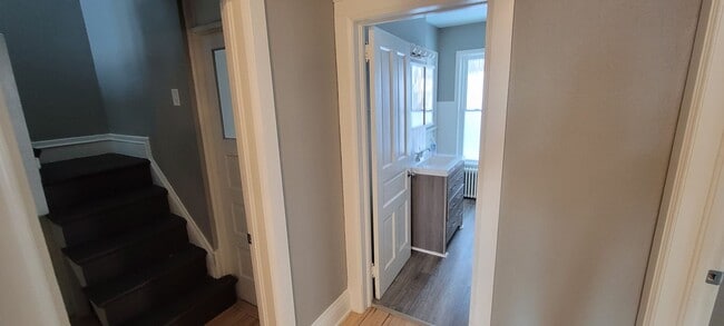 Building Photo - AVAILABLE NOW - 4 Bedroom with garage
