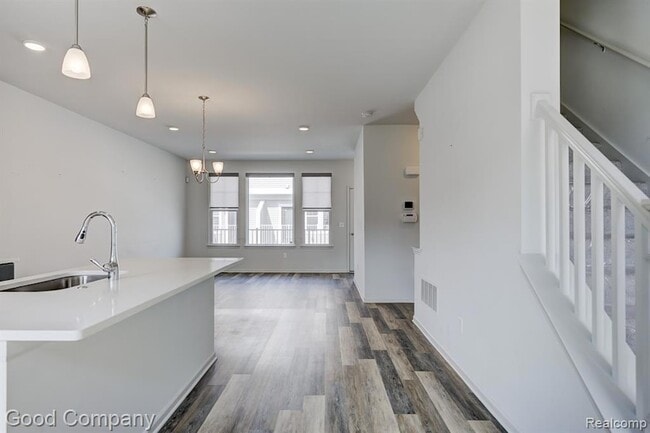 Building Photo - 2500 Normandy Rd