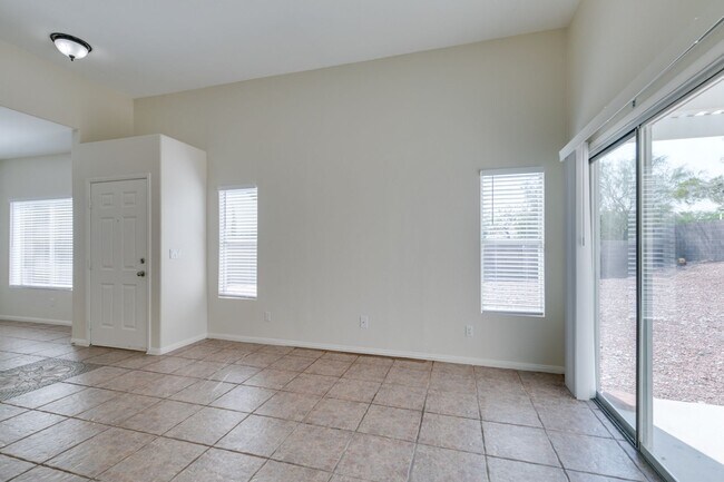 Building Photo - Charming 3-Bedroom Single-Story Home in Elkhorn!