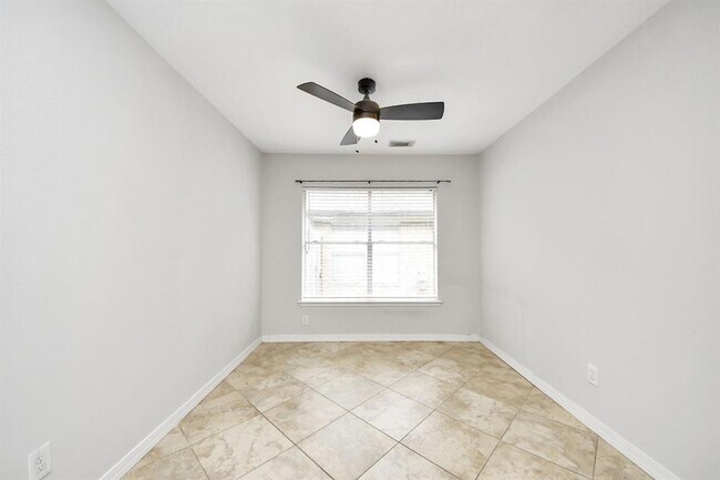 Building Photo - 2706 Plantation Dr