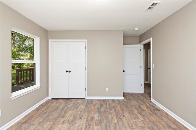Building Photo - 309 Rickenbacker Dr