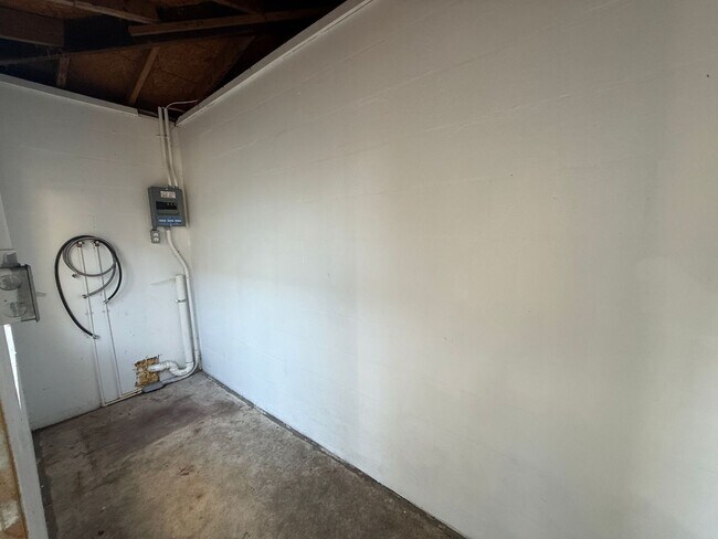 Building Photo - home for rent in South St. Pete