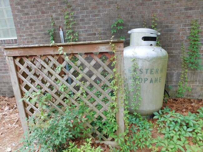 Building Photo - 914 Muirfield Pl