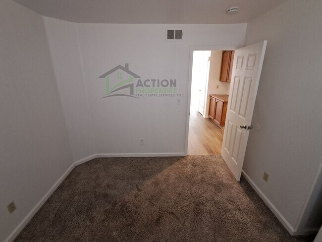 Building Photo - 3835 Hunters Glen Pl