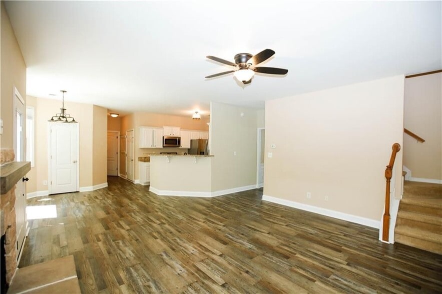 Building Photo - 1005 Landover Crossing