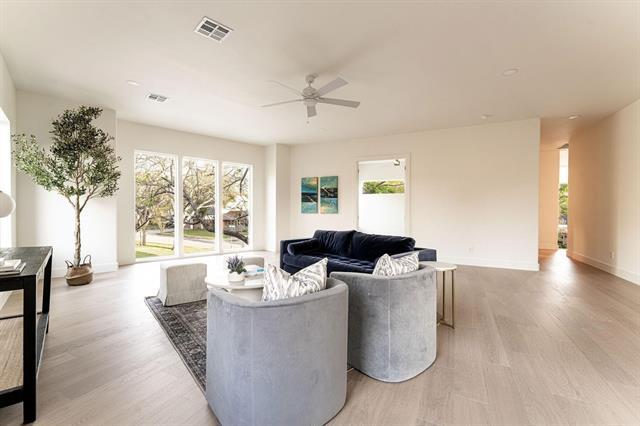 Building Photo - 3815 Dunhaven Rd