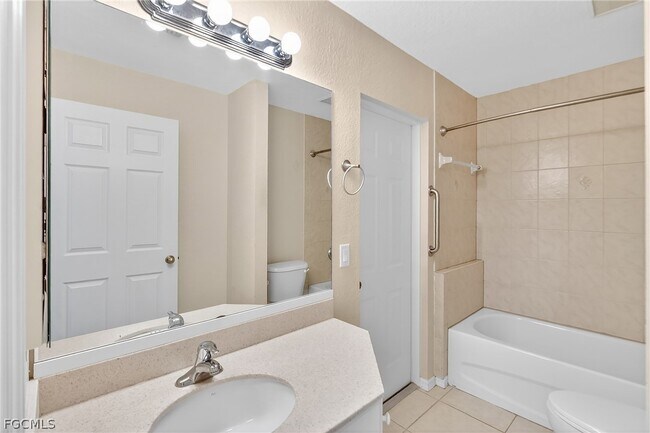 Building Photo - 815 SW 11th Ave