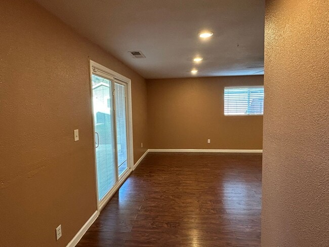 Building Photo - 1972 Fogg Ave