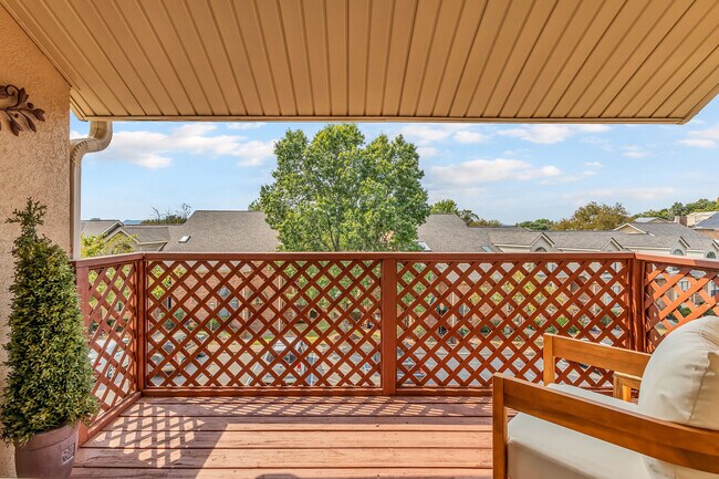 Building Photo - 224 Glenstone Cir