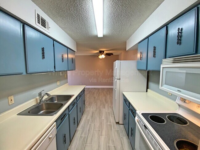 Building Photo - 7335 E Quincy Ave