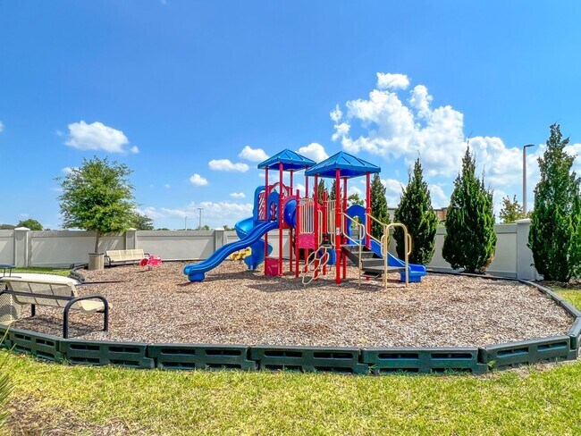 Building Photo - Almost Brand New 3 beds 2.5 baths in East ...