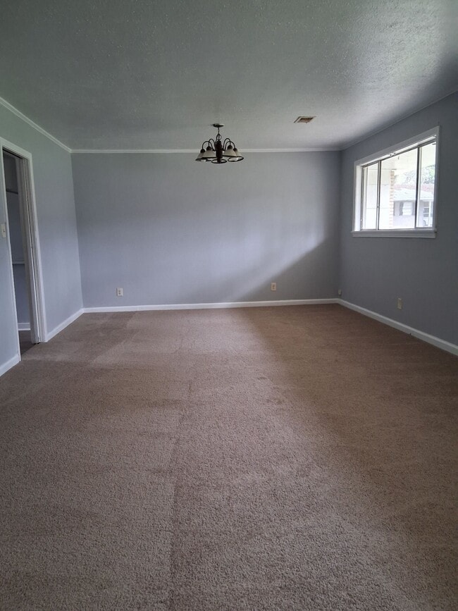 Building Photo - 1933 Wisteria Dr