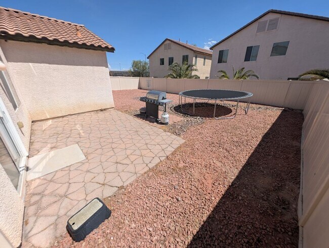 Building Photo - 4445 Laguna Garden Ave