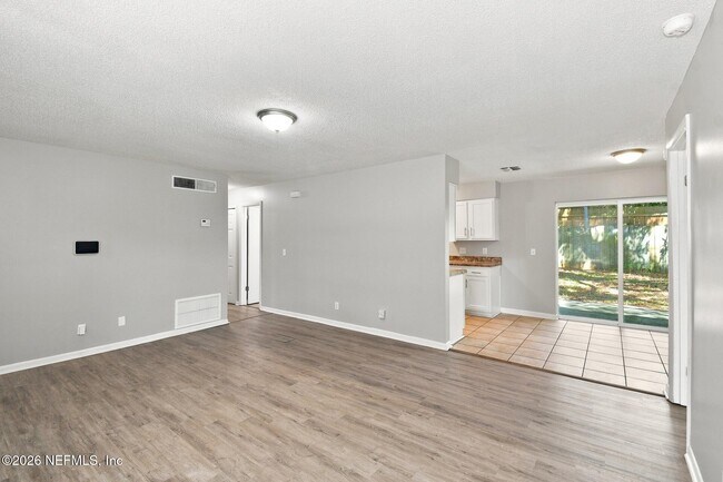 Building Photo - 6069 Anglia Dr