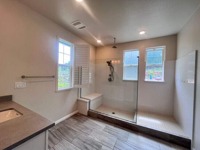 Building Photo - STUNNING 4BD/2.5BA TOWNHOUSE IN WALNUT CREEK!!!