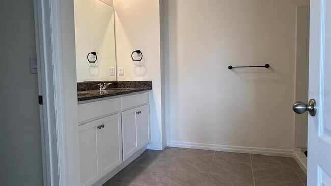 Building Photo - 1280 Cascades Ave