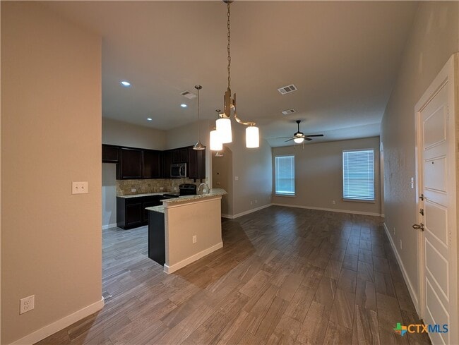 Building Photo - 1135 Creekside Orchard
