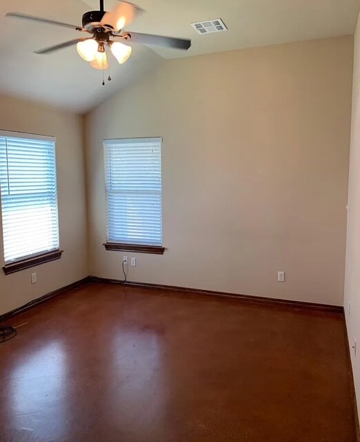 Building Photo - 925 Heather Ln