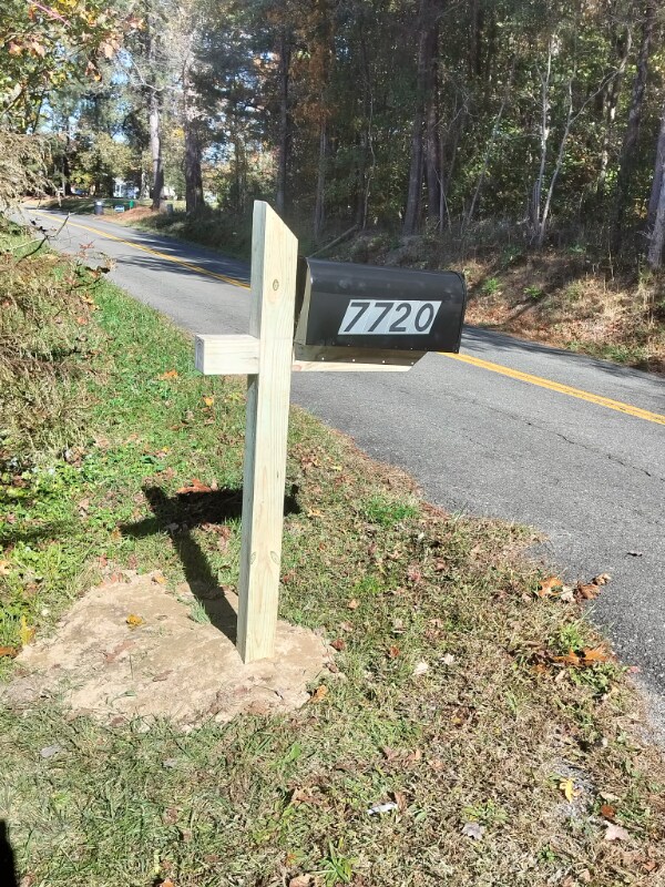 Building Photo - 7720 N Hen Peck Rd