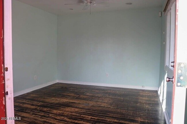 Building Photo - 1329 W Fillmore St