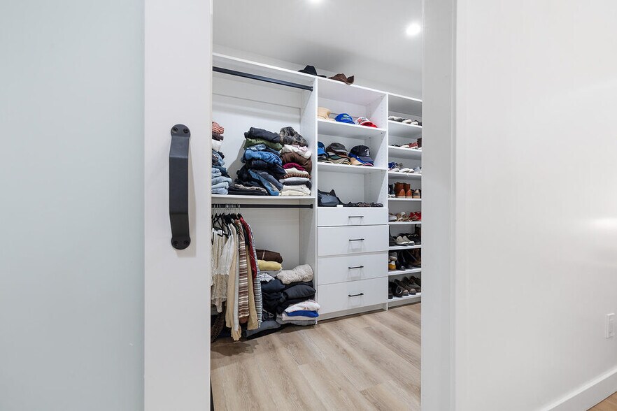 Building Photo - 236 Camellia Ln