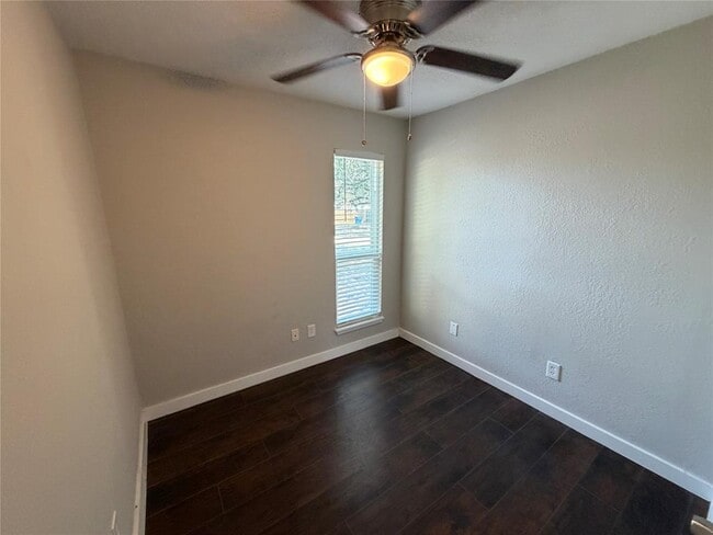 Building Photo - 5808 Cherry Park