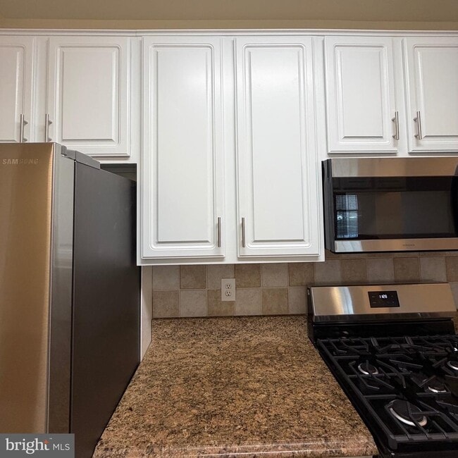 Building Photo - 20453 Chesapeake Square