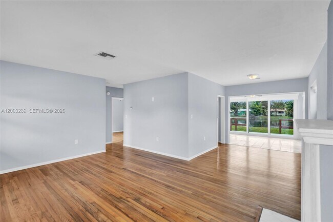 Building Photo - 392 Payne Dr