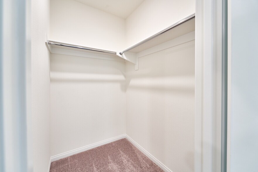Building Photo - 729 Daniel Freeman Cir
