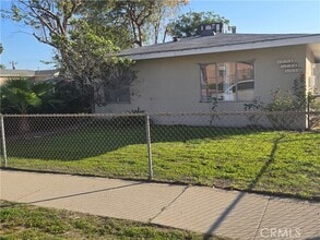 Building Photo - 1734 Atchison St