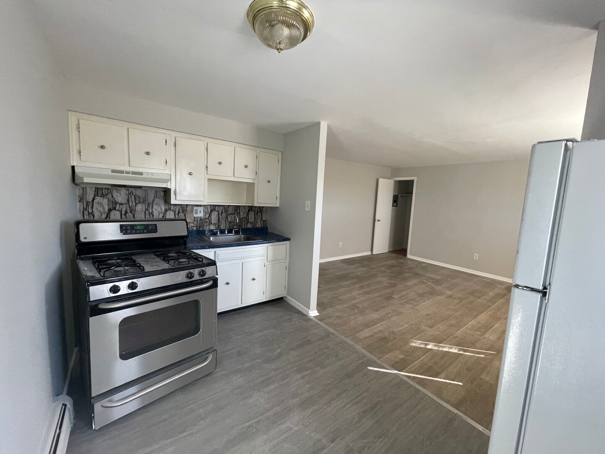 Building Photo - 4818 Unruh Ave