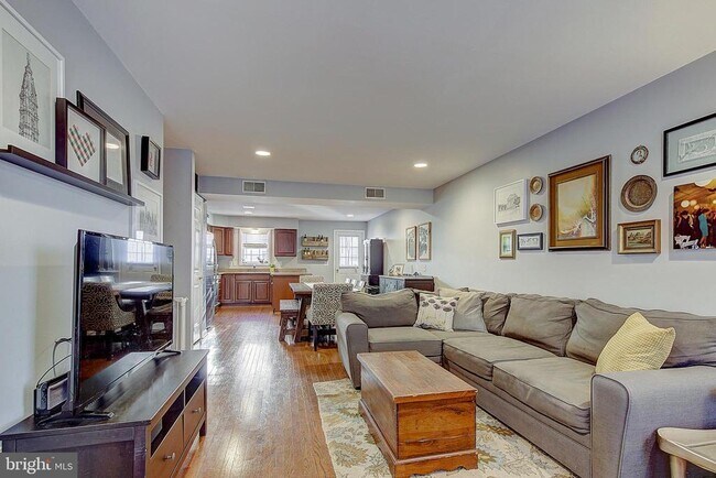 Building Photo - 2684 Tilton St