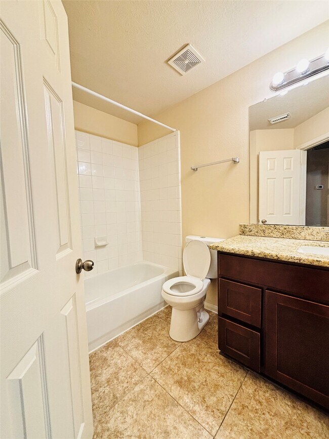 Building Photo - 16318 Bettong Ct