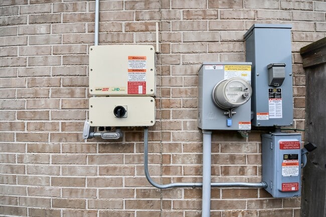 Building Photo - 23606 Verge Sims Dr