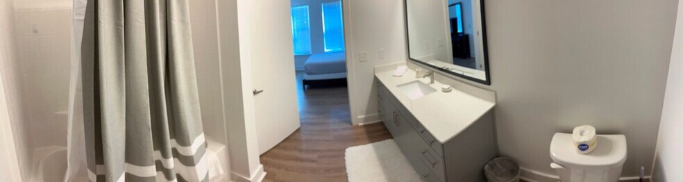 Building Photo - 611 Cooper River Cir