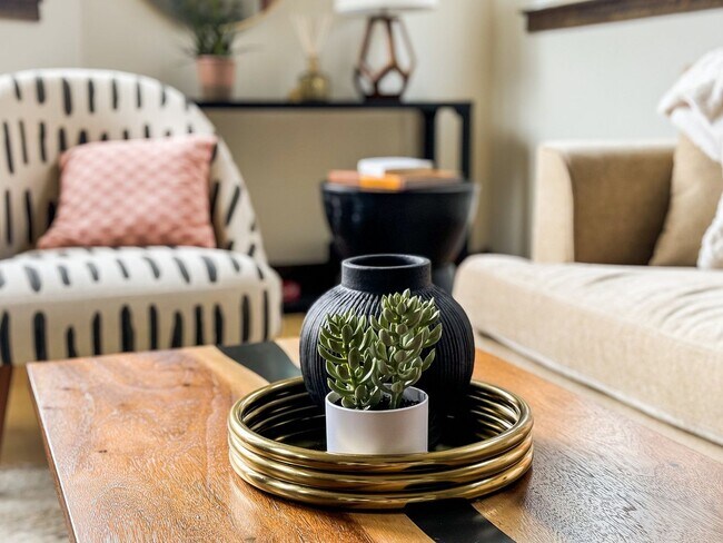 Building Photo - Modern 1 Bedroom, 1 Bathroom Home in East Missoula – Fully Furnished!