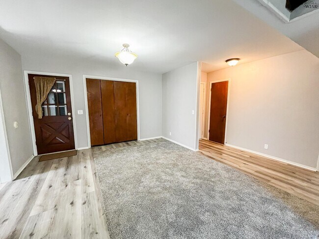 Building Photo - 5533 Briargrove Dr