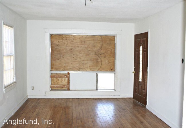 Building Photo - 2 br, 1 bath House - 908 W Summit St.