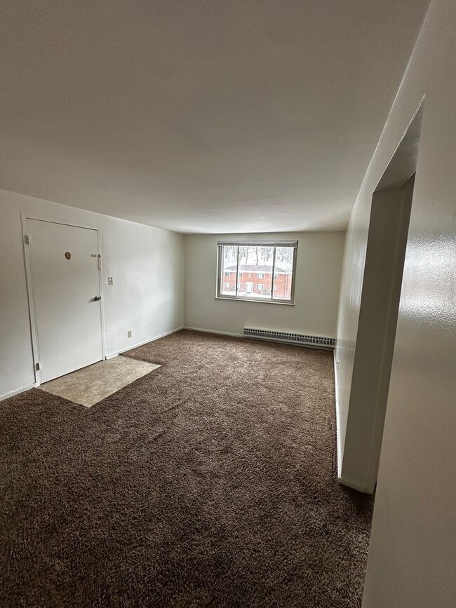 Building Photo - 298 Lumar Dr