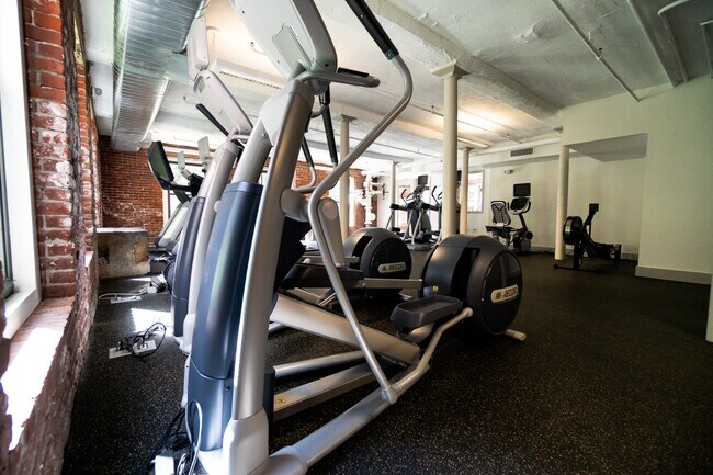 Building Photo - 781 Tremont St