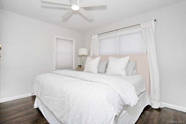 Building Photo - 42 E Main St