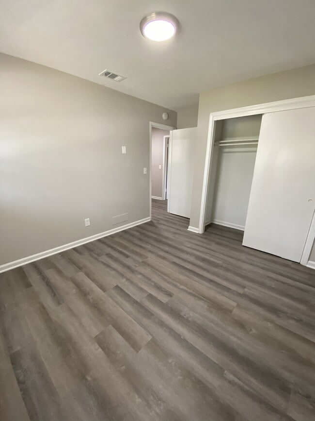 Building Photo - 4253 Ridgefield Ct