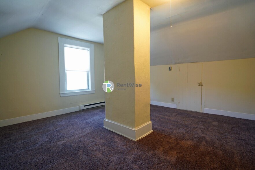 Building Photo - 22 Greylock Rd