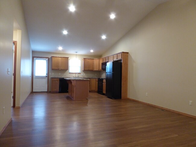 Building Photo - 3019 Cottonwood Hill Dr