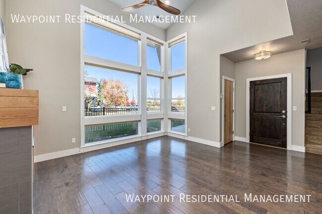 Building Photo - 1415 E Lone Creek Dr